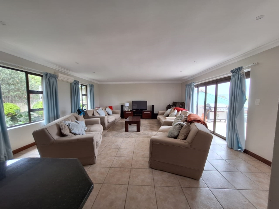 5 Bedroom Property for Sale in Caribbean Beach Club North West